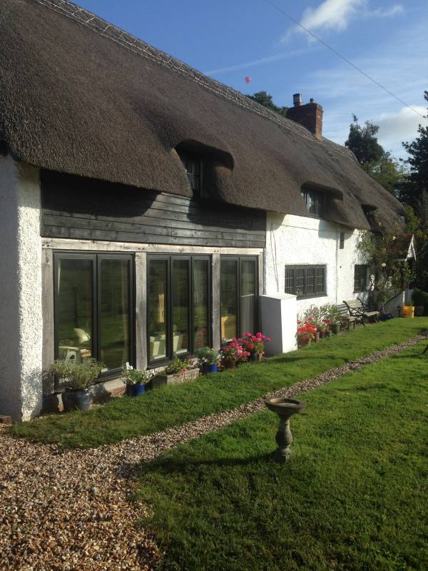 Meadow Thatch, NEWBURY Ref: 0128